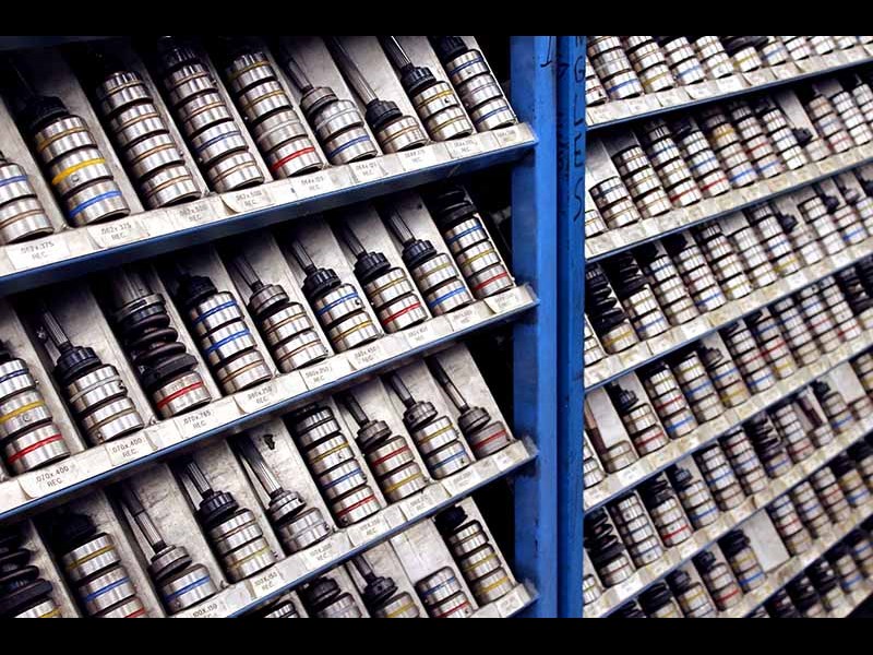 Rows of cutting heads